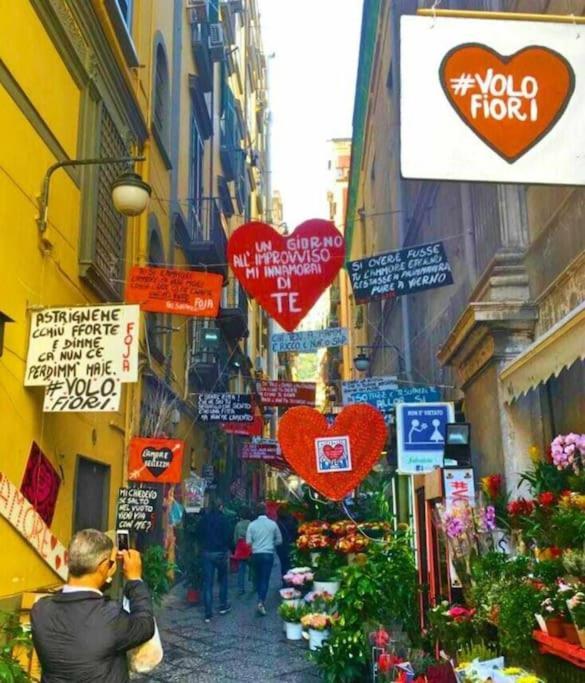 I Tre Re Via Toledo Napoli Esterno foto