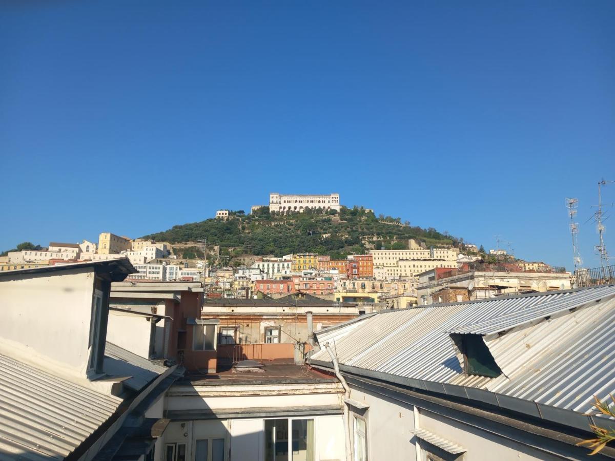 I Tre Re Via Toledo Napoli Esterno foto